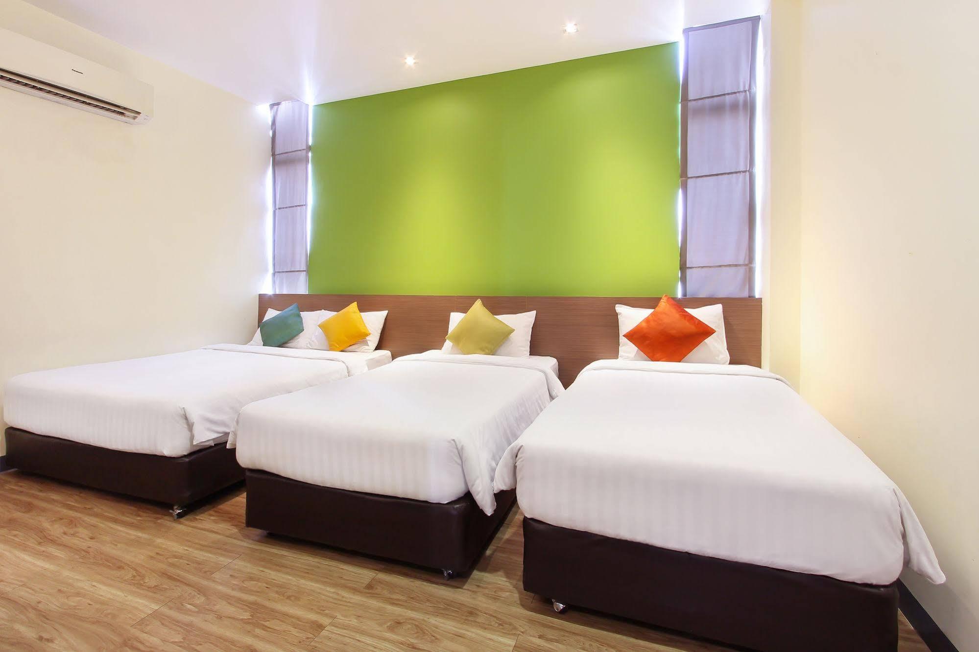 D Varee Xpress Makkasan Hotel Бангкок Экстерьер фото